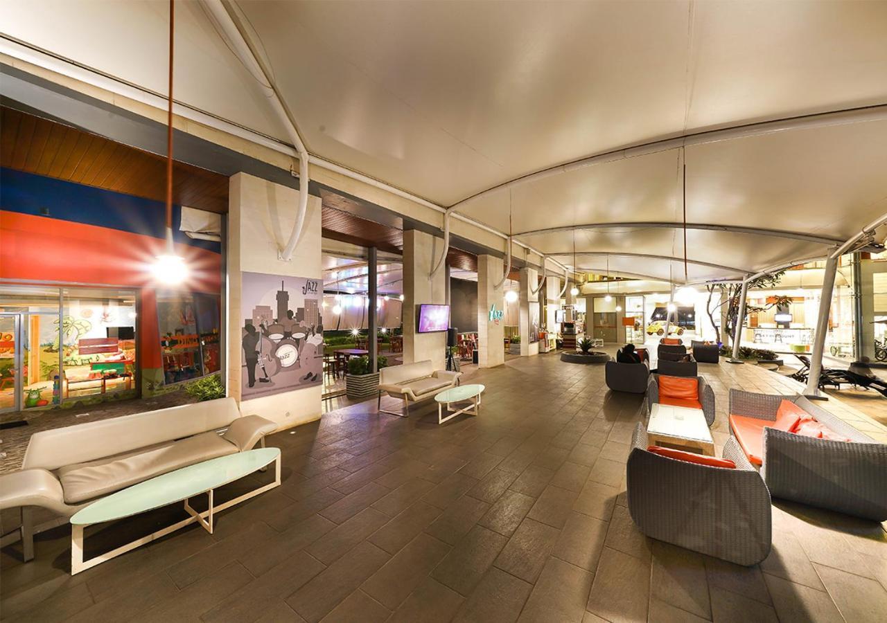 Harris Hotel Sentul City Bogor Dış mekan fotoğraf