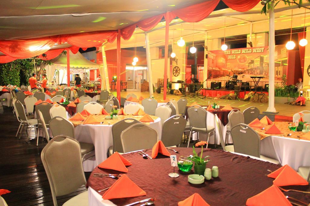 Harris Hotel Sentul City Bogor Dış mekan fotoğraf