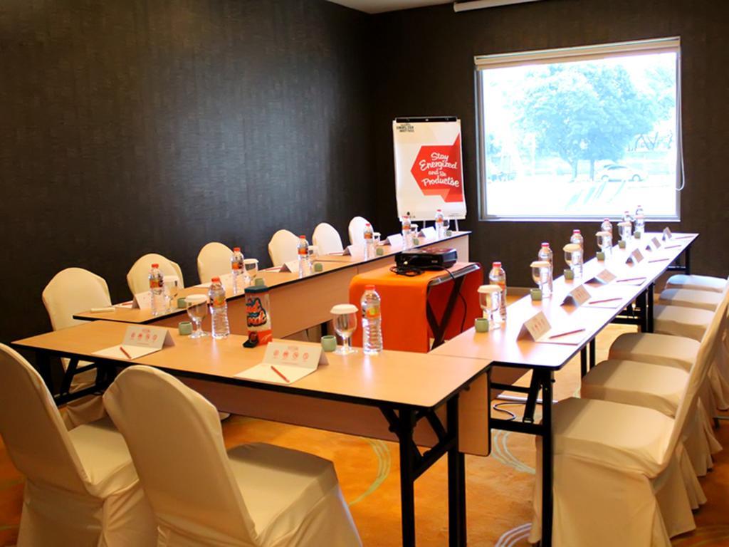Harris Hotel Sentul City Bogor Dış mekan fotoğraf