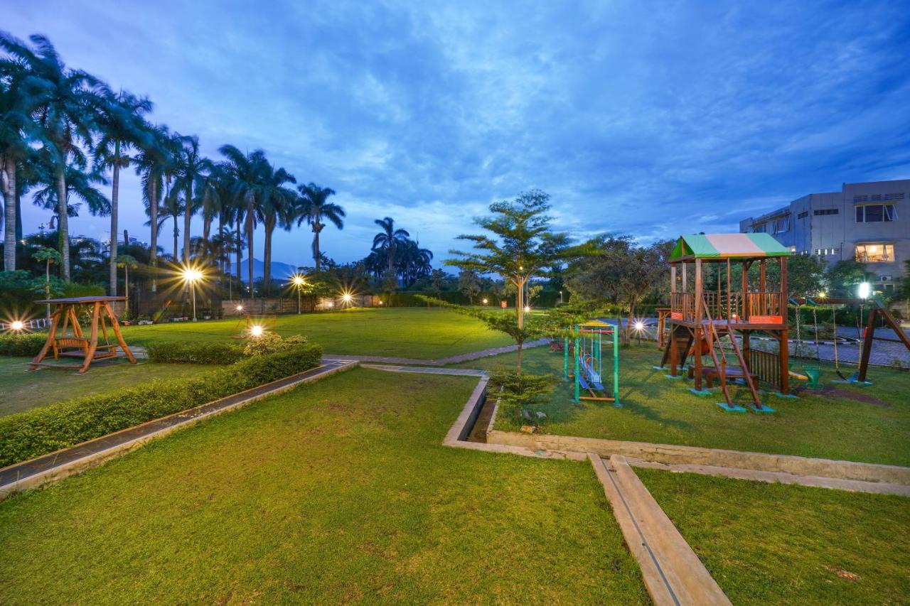 Harris Hotel Sentul City Bogor Dış mekan fotoğraf