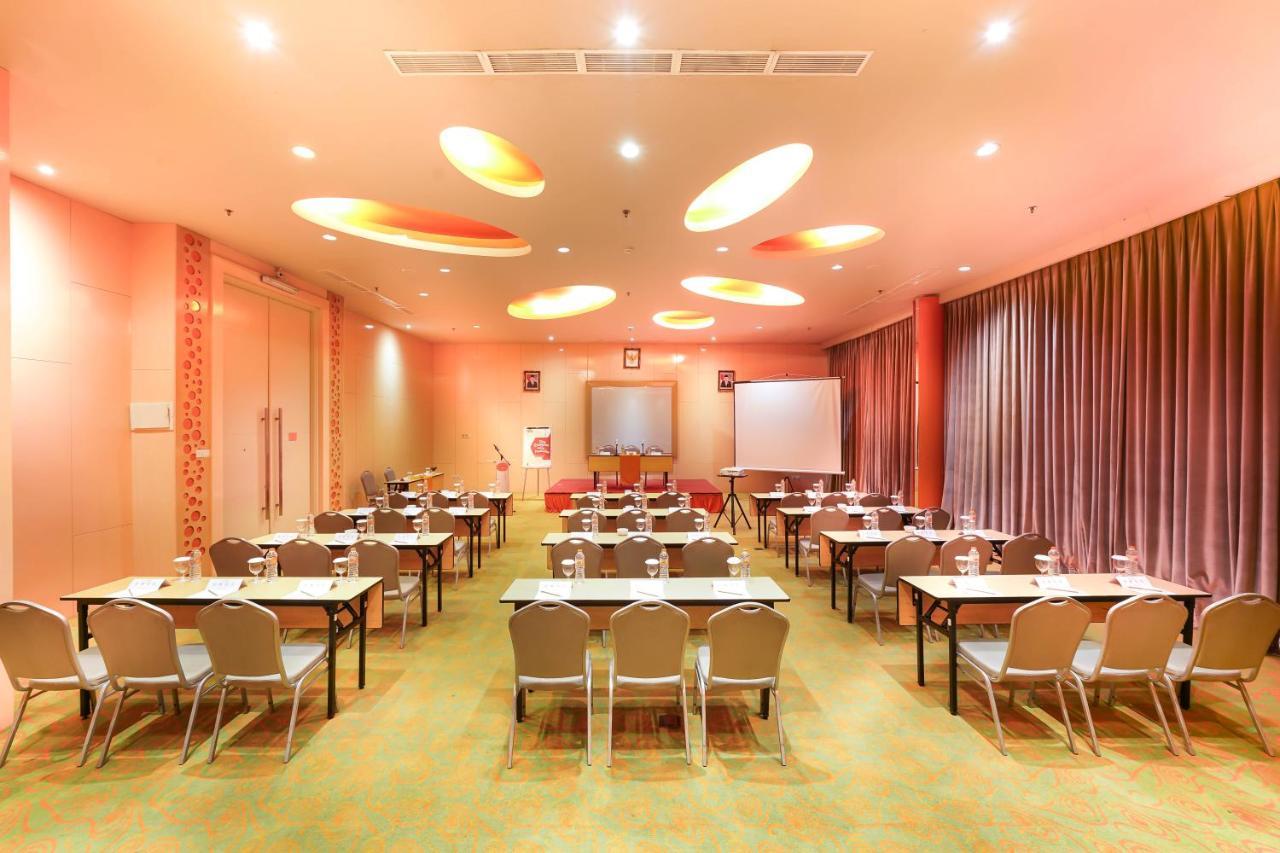 Harris Hotel Sentul City Bogor Dış mekan fotoğraf
