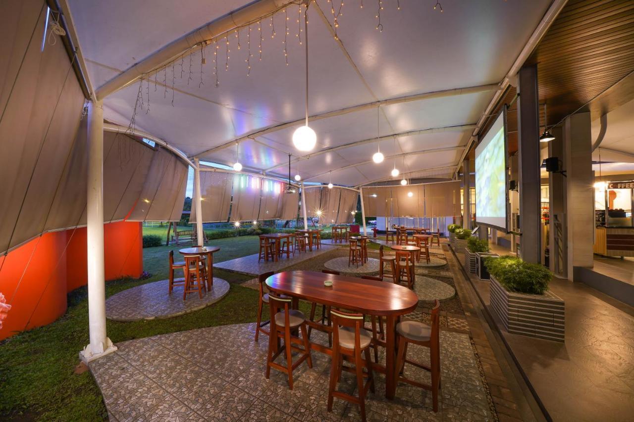 Harris Hotel Sentul City Bogor Dış mekan fotoğraf